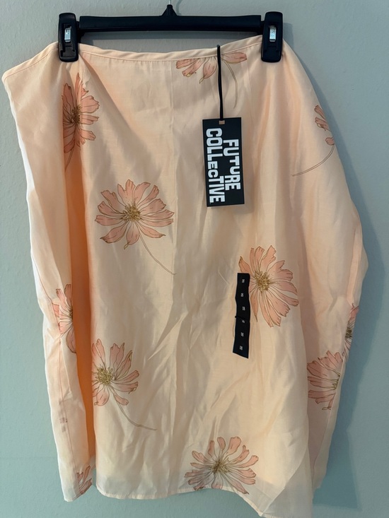 Future Collective Dresses & Skirts - Future Collective Women's Peach Floral Midi Skirt Size 18